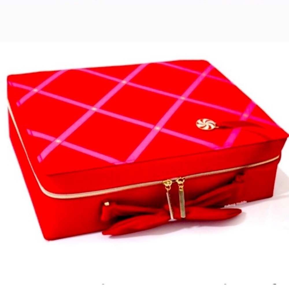 ⭐️ESTEE LAUDER TRAIN CASE ⭐️BRAND NEW